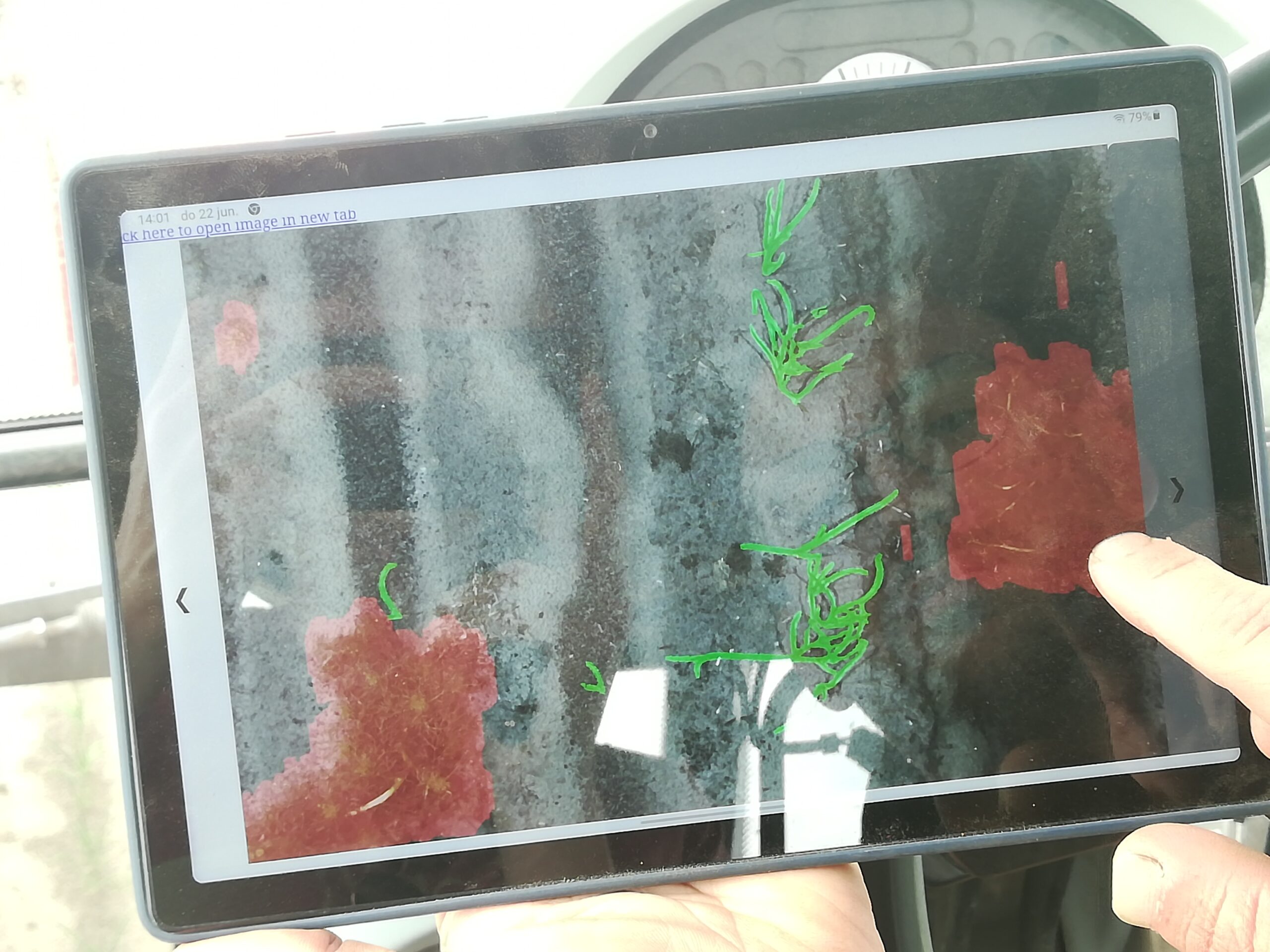 tablet met interface van spotsprayer camera